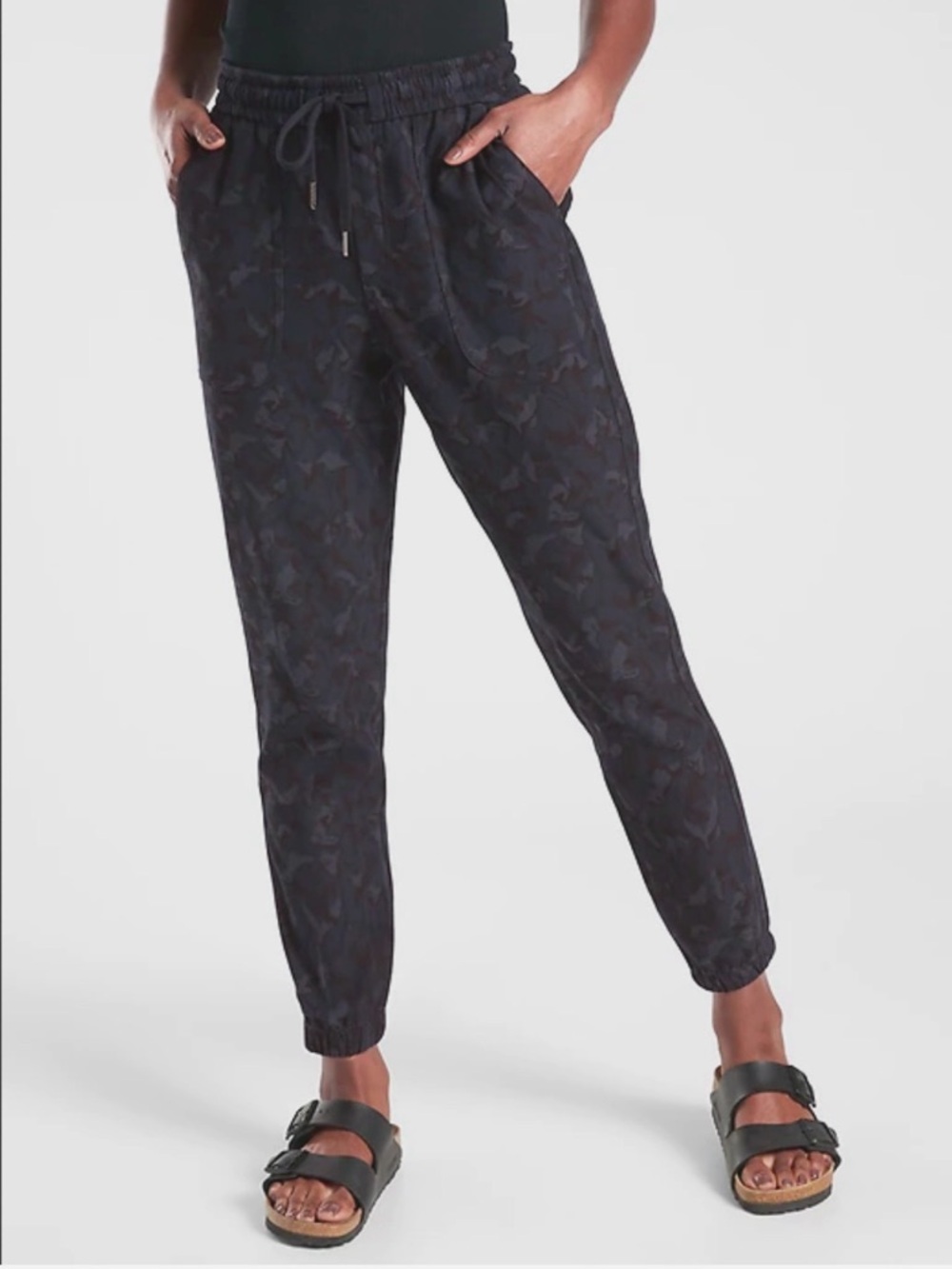 Athleta Stratum Camo Navy Farallon Joggers. Size 6.